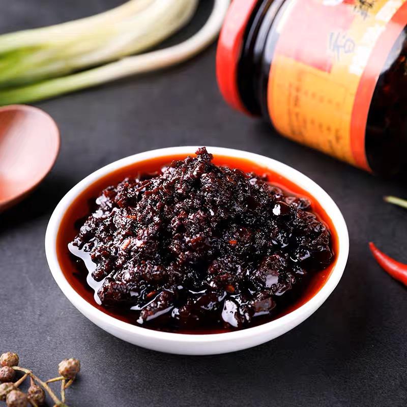 Lao Gan Ma Scharf Paste in Chili öl 210g